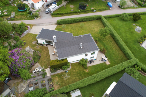 Stilfull funkisvilla på 180 kvm med stor lägenhet i Hjuvik!