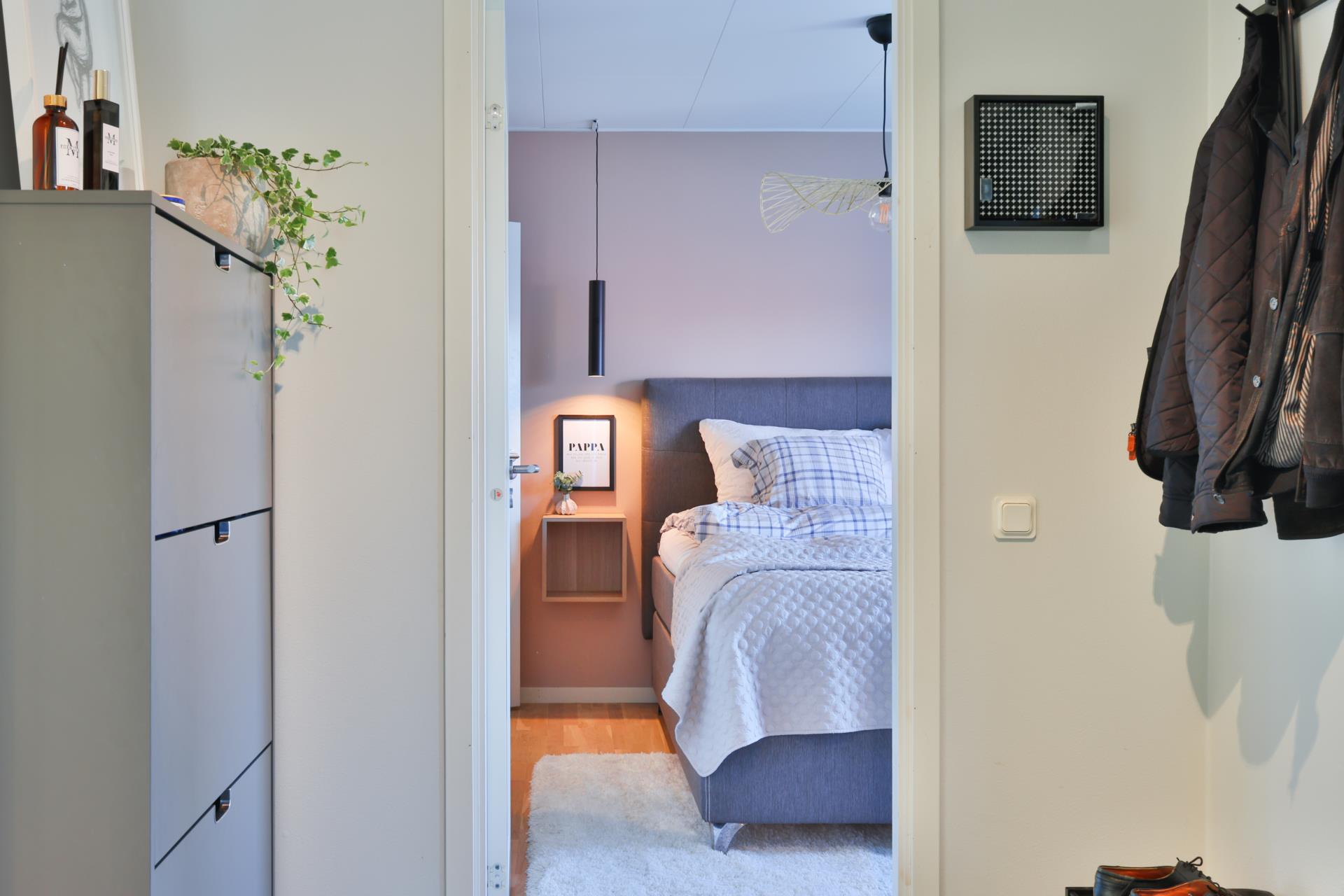 Modern 4:a med balkong och låg avgift i Lilleby – skuldfri förening!