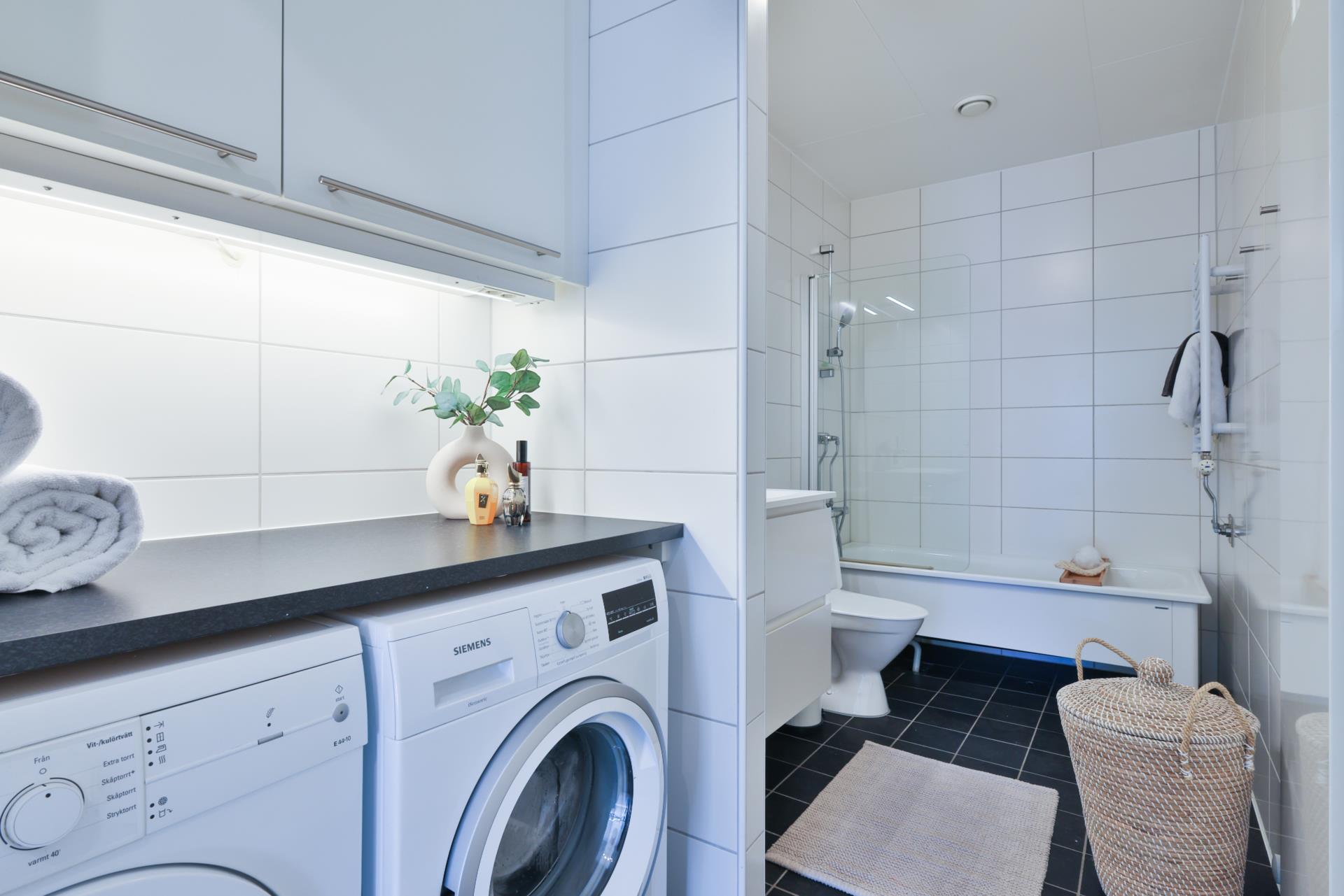 Modern 4:a med balkong och låg avgift i Lilleby – skuldfri förening!