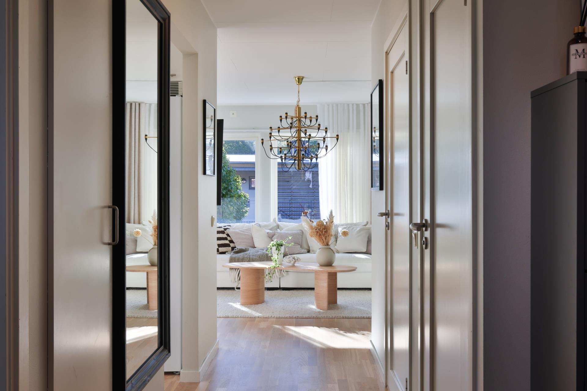 Modern 4:a med balkong och låg avgift i Lilleby – skuldfri förening!