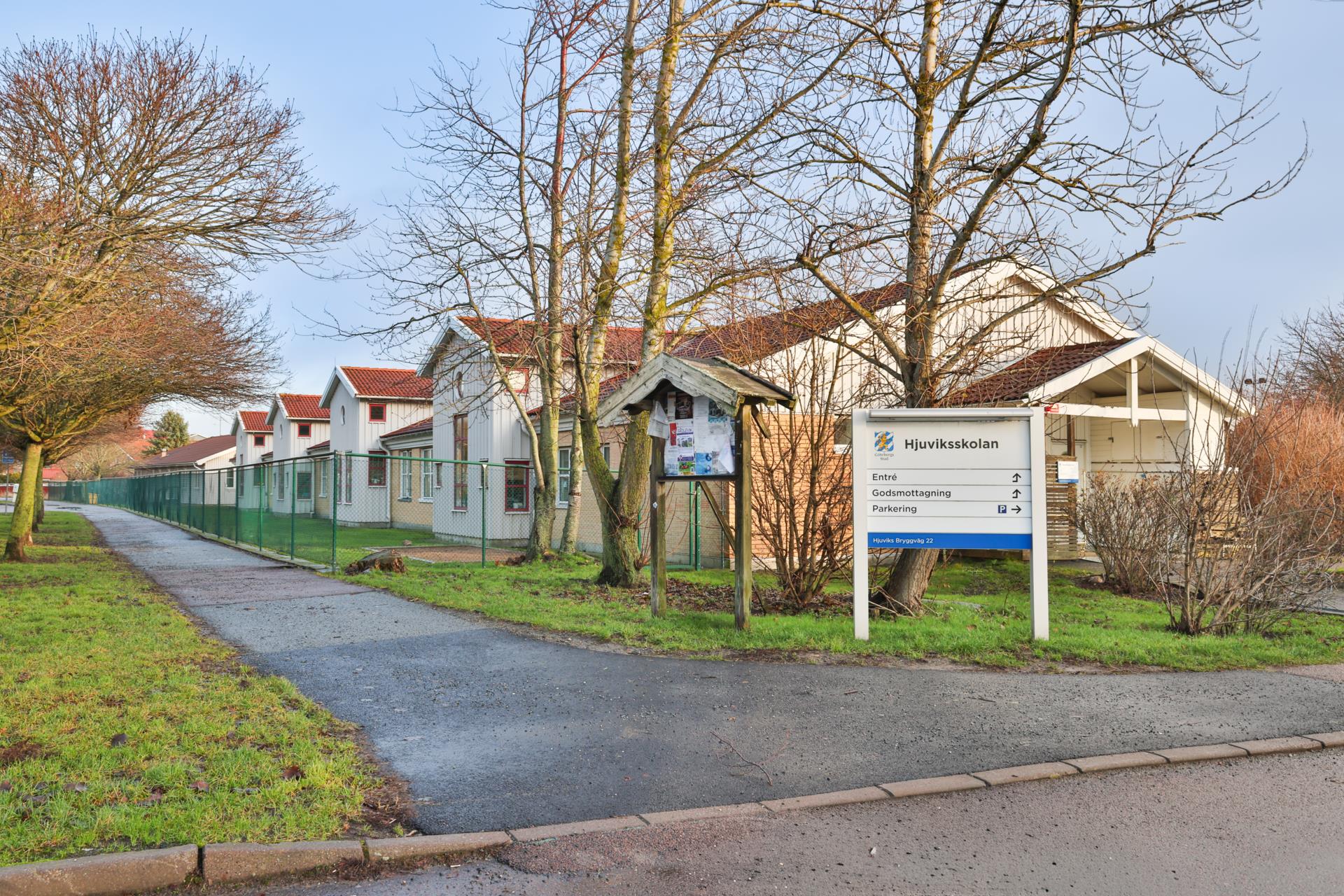 Kustnära tomt i eftertraktade Hjuvik