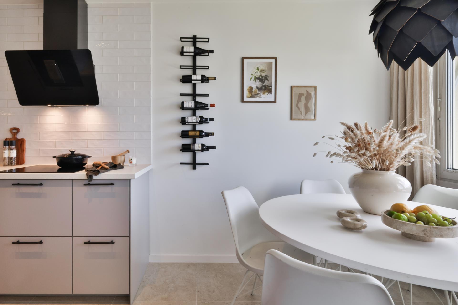 Renoverad tvåa med hög standard och inglasad balkong i Torslanda