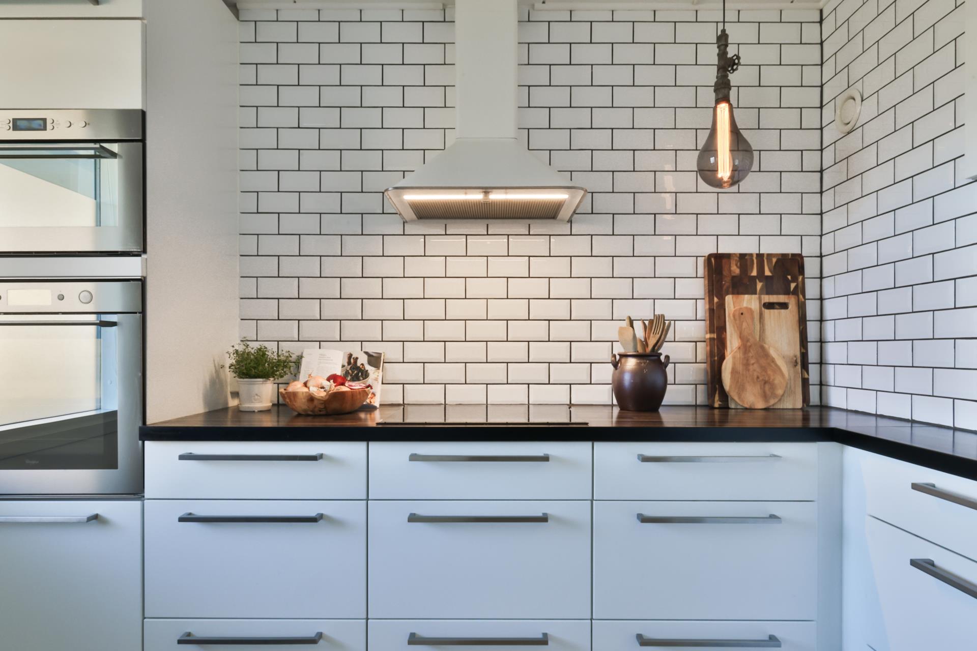 Snyggt renoverad 2:a i Kärra med stor balkong i söderläge