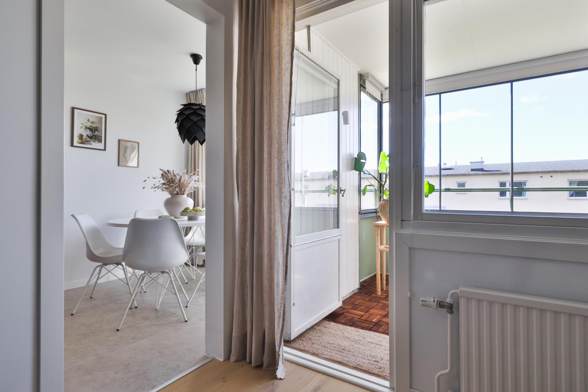 Renoverad tvåa med hög standard och inglasad balkong i Torslanda