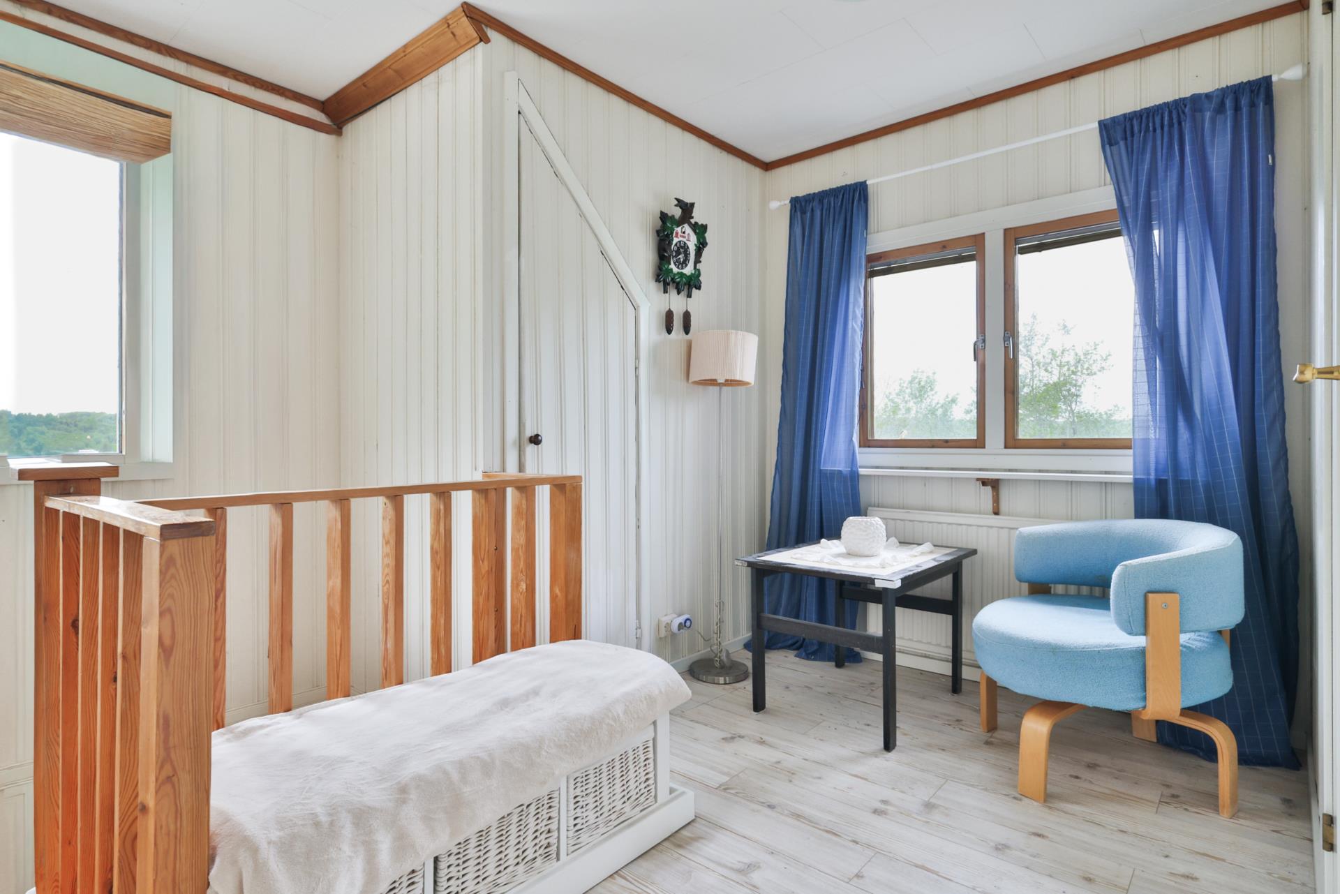 Charmig familjevilla med uterum, trädgård och garage i Surte