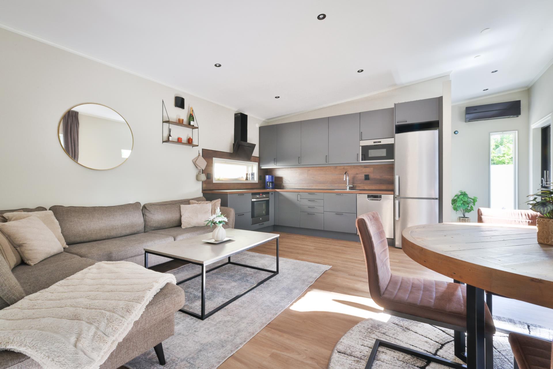 Modernt renoverad enplansvilla med stor tomt i Kareby