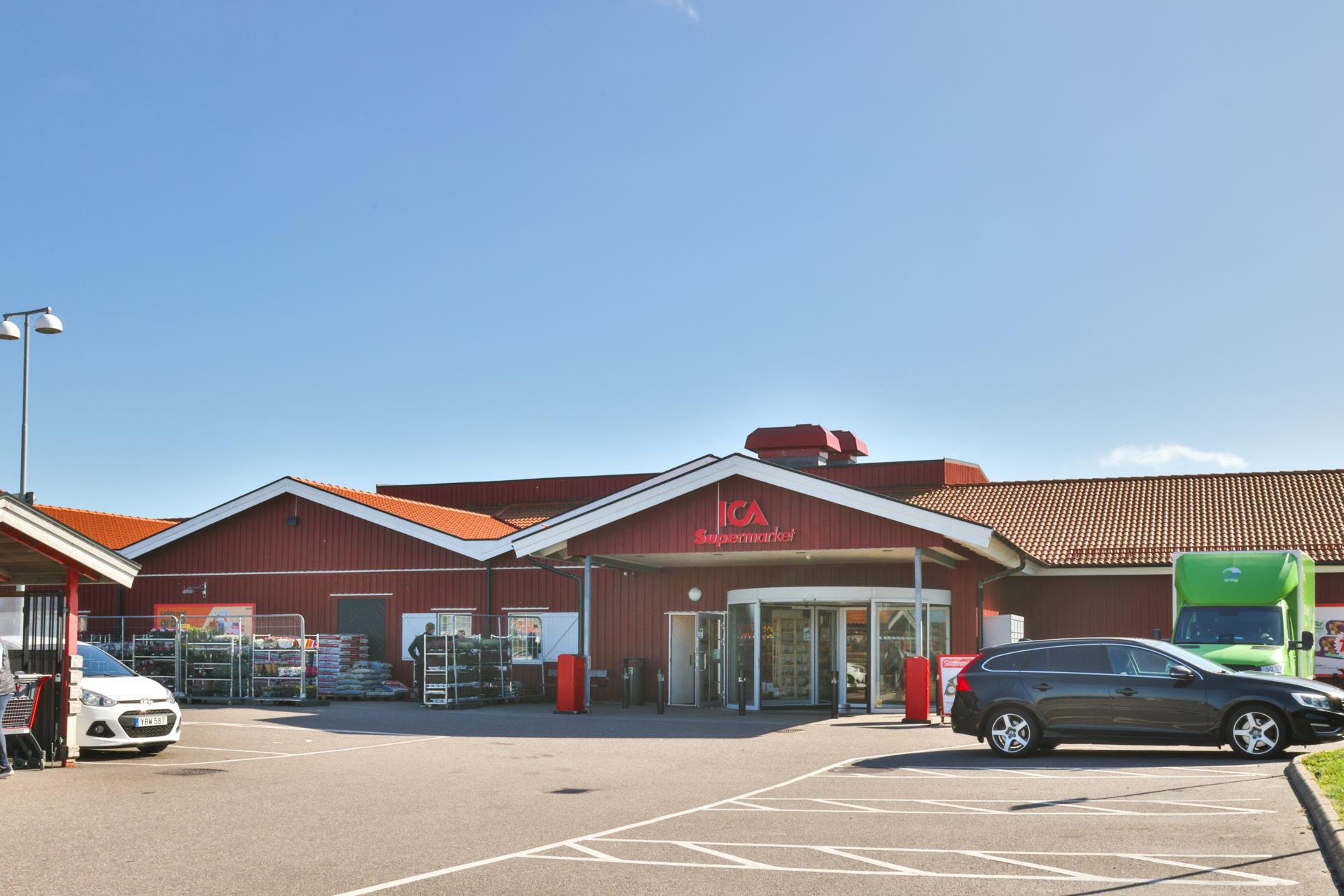 Unik villa med tre separata lägenheter på Hönö