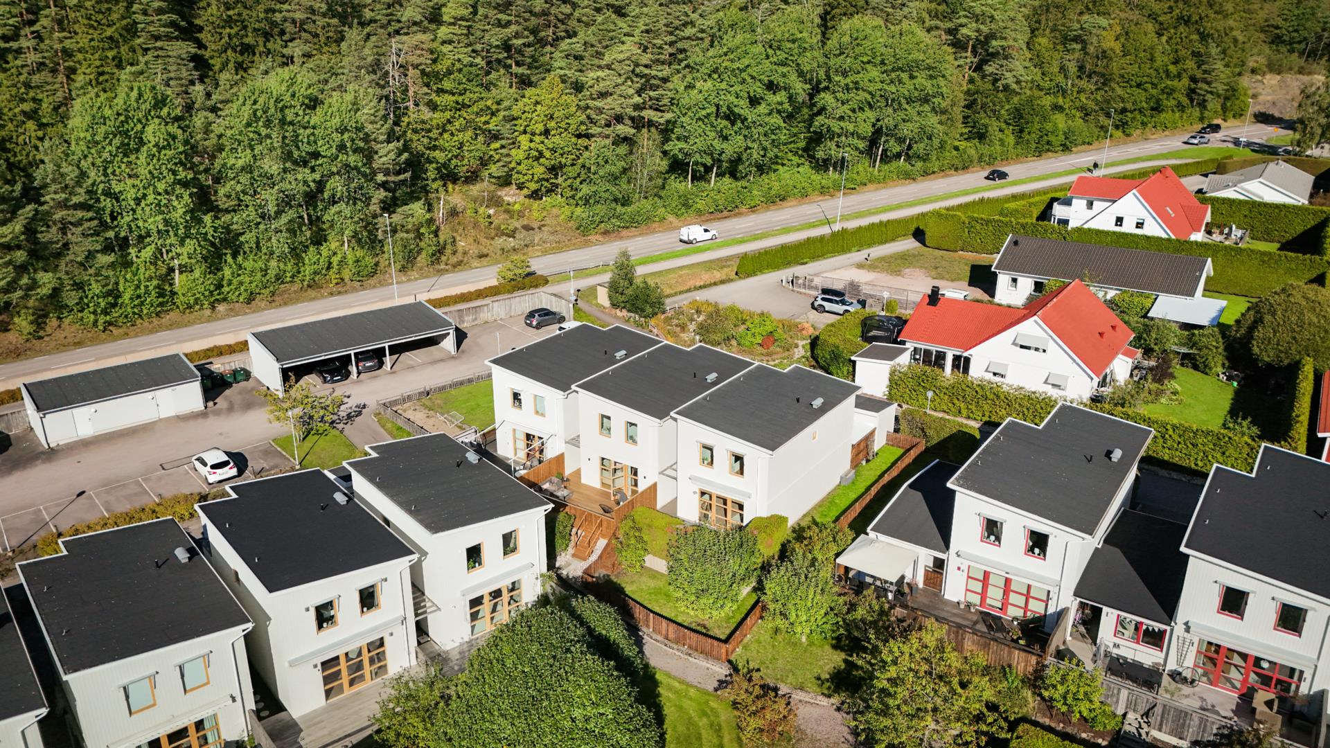 Attraktiv familjevilla i Kolla med stor altan i söderläge