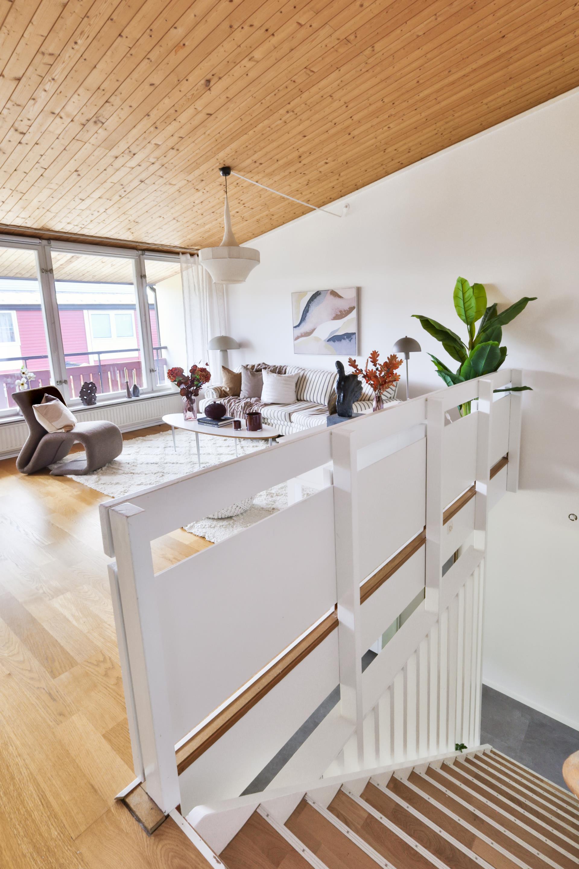 Modernt radhus med härliga uteplatser och garage i Lexby