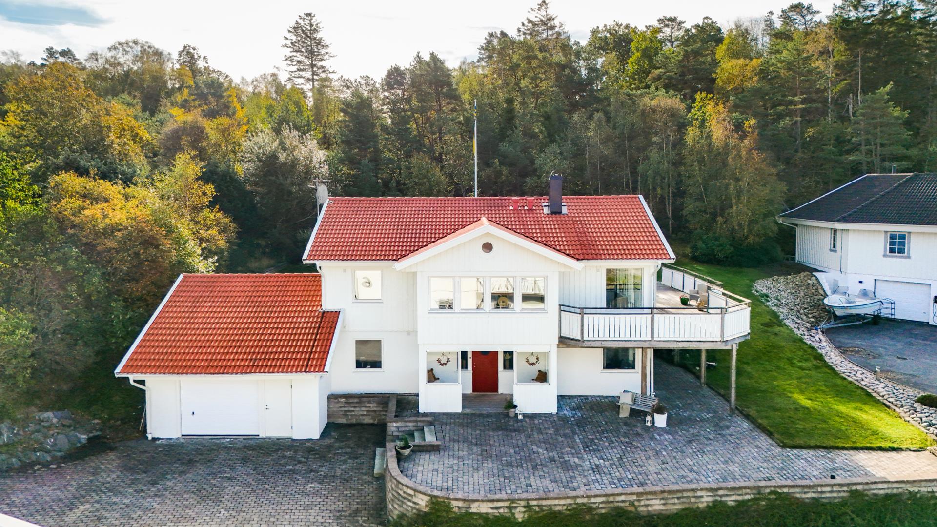 Familjevilla med havsutsikt och stor trädgård i Björlanda