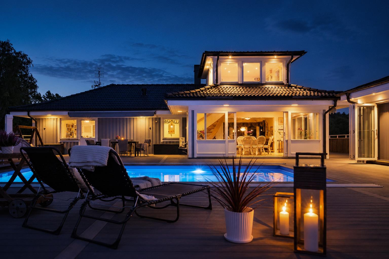 Fantastisk villa med pool, härliga uteplatser och semesterkänsla i Hjuvik-Dalen