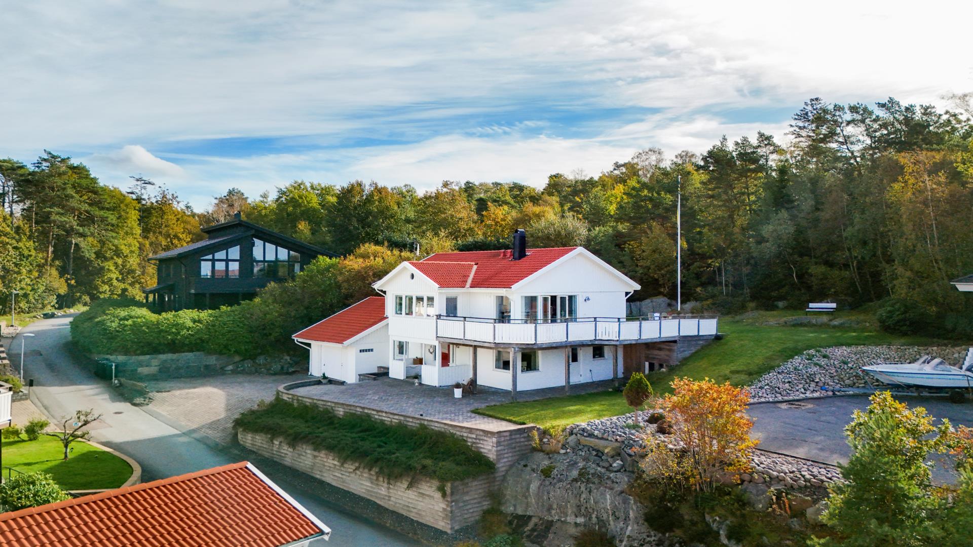 Familjevilla med havsutsikt och stor trädgård i Björlanda