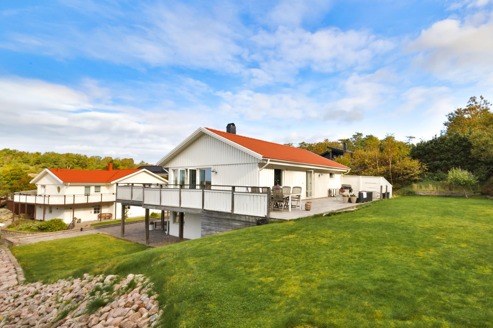 Familjevilla med havsutsikt och stor trädgård i Björlanda