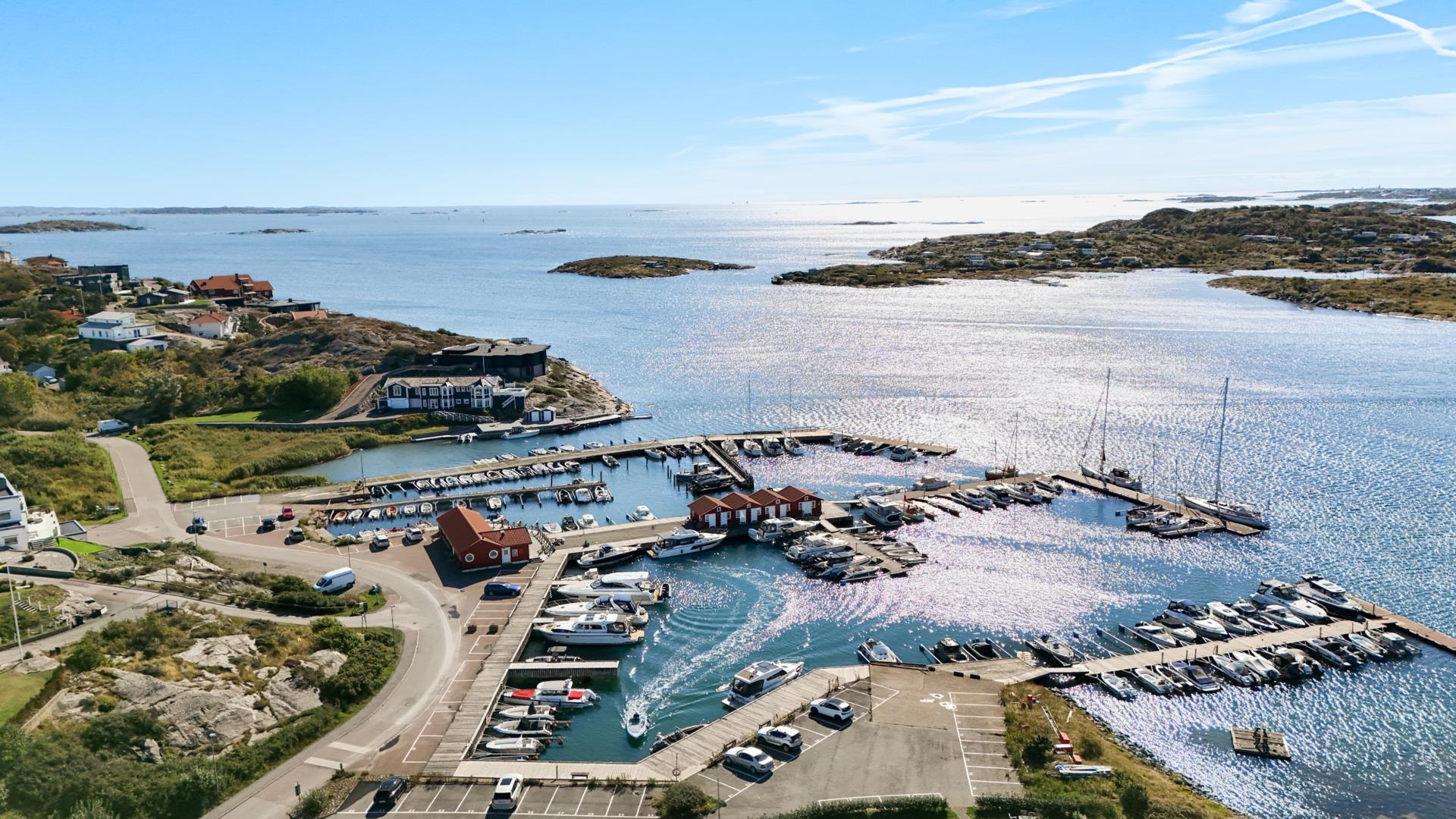 Fantastisk villa med pool, härliga uteplatser och semesterkänsla i Hjuvik-Dalen